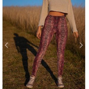 SpiritHoods Pink Python High Waisted Velvet Leggings Size L BNWT